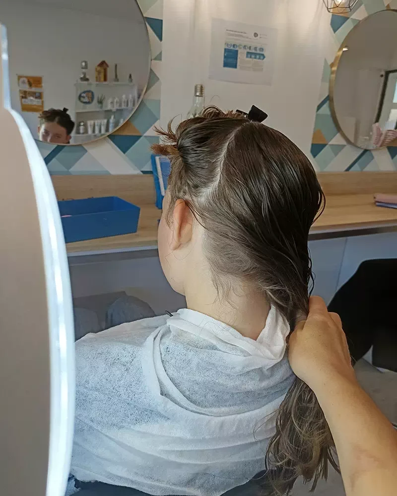 Traitement anti-poux dans le centre À Pas de Poux à La Roche-sur-Yon